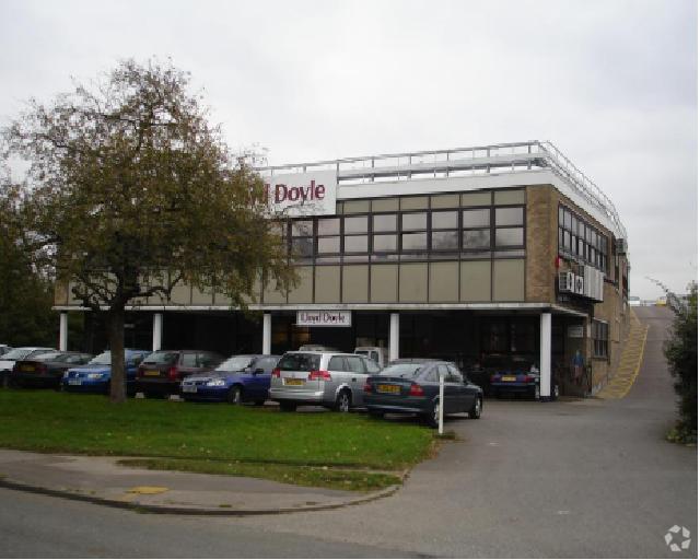 Molesey Rd, Walton On Thames for sale Primary Photo- Image 1 of 1