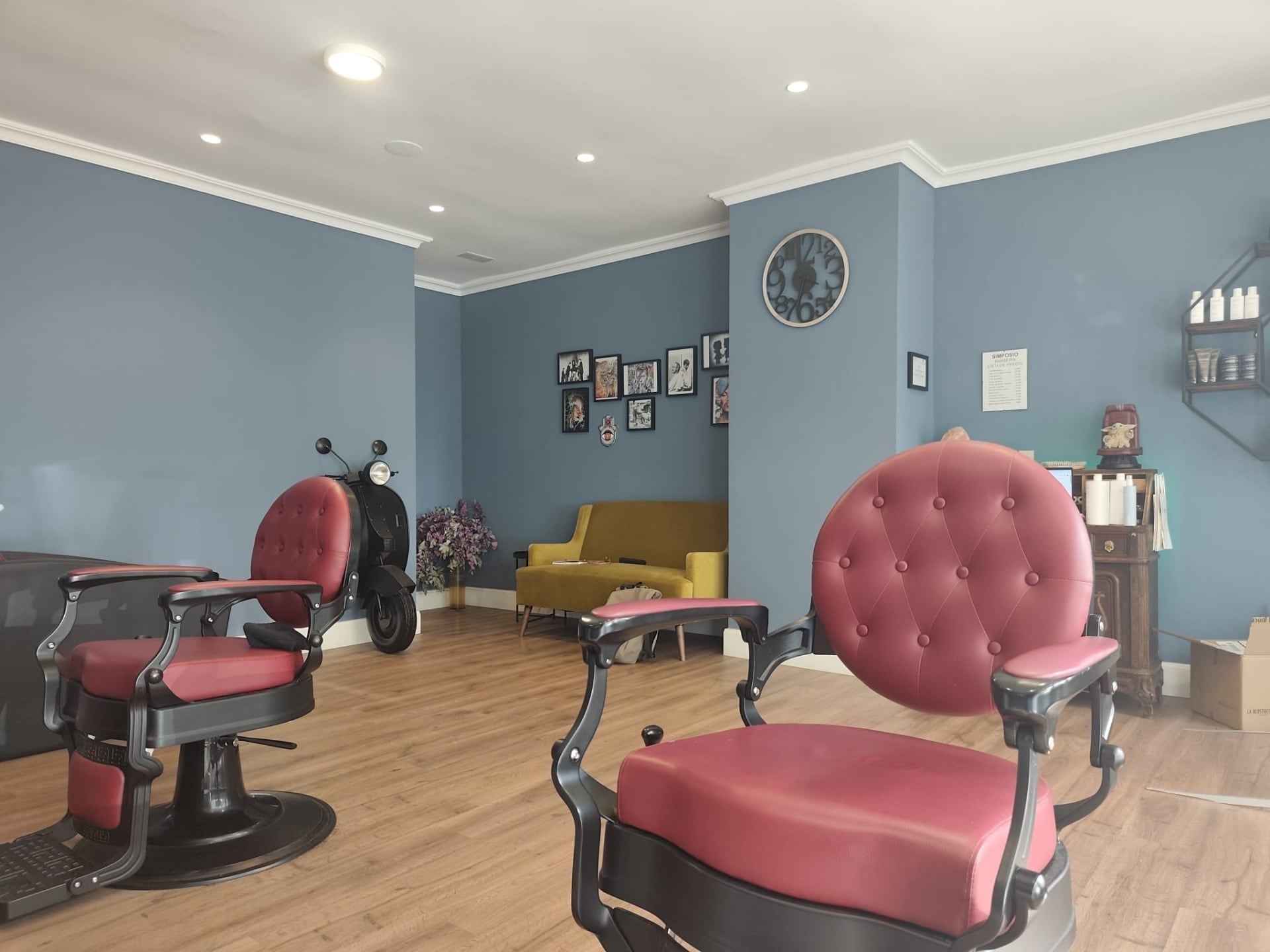 Retail in Madrid, Madrid to rent Interior Photo- Image 1 of 3