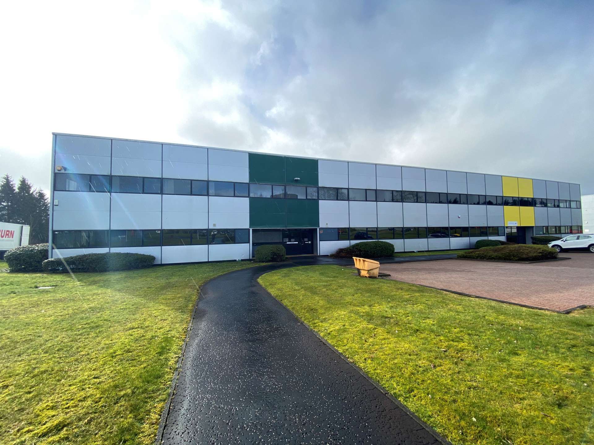 1-3 Langlands Pl, East Kilbride to rent Building Photo- Image 1 of 6