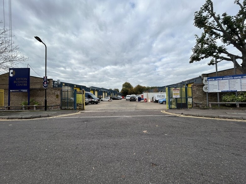 1-31 Etloe Rd, London to rent - Building Photo - Image 2 of 7