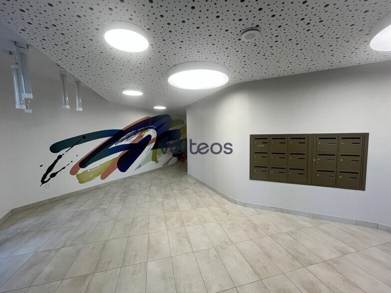 Office in Toulouse for sale - Lobby - Image 2 of 9
