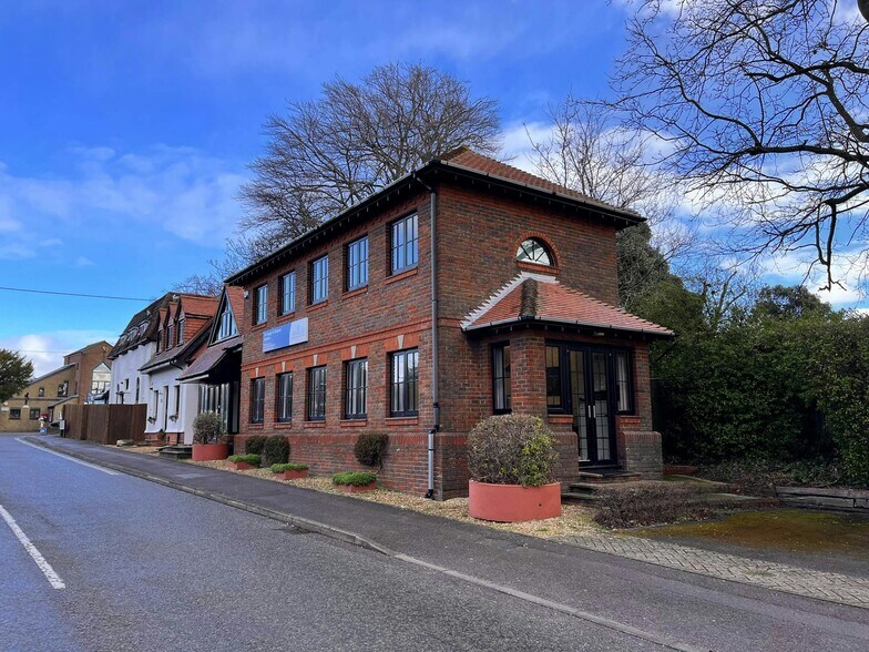 Copse Ln, Southampton to rent - Building Photo - Image 2 of 11