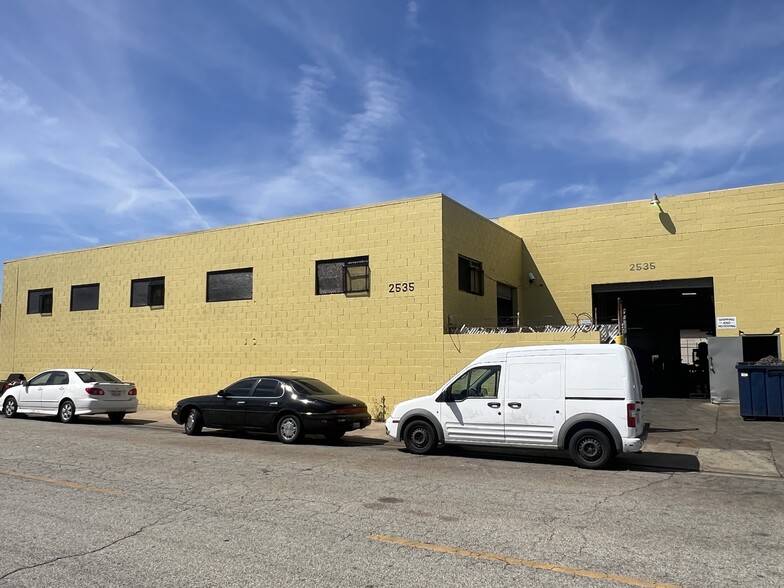 2527-2533 E 54th St, Huntington Park, CA for sale - Building Photo - Image 1 of 5