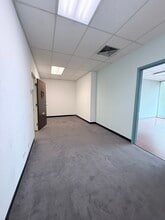 826 Kaheka St, Honolulu, HI to rent Interior Photo- Image 2 of 3