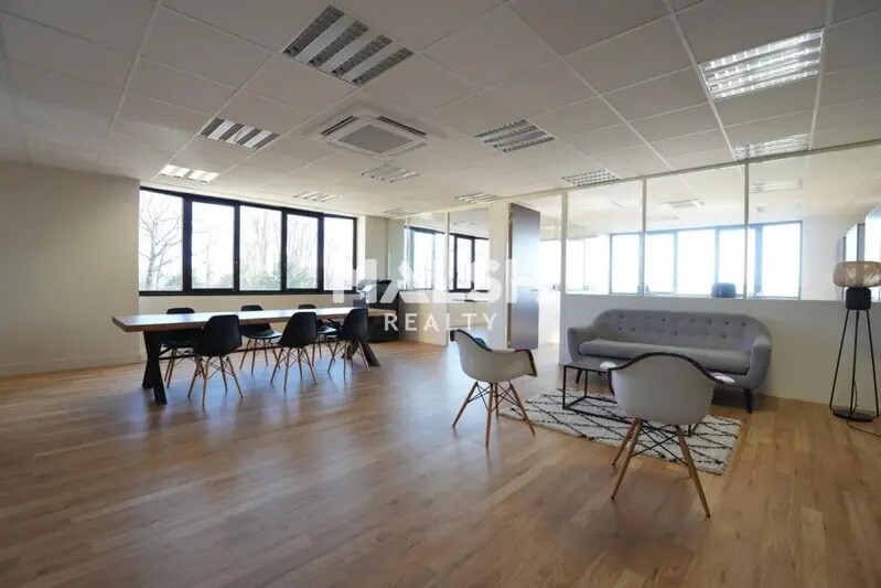 Office in SAINT-DIDIER-AU-MONT-D'OR to rent - Interior Photo - Image 2 of 7