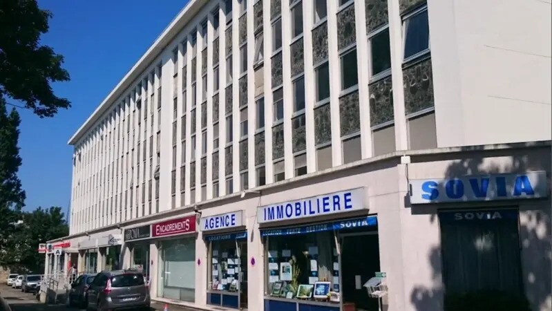 Office in Le Chesnay-Rocquencourt to rent Building Photo- Image 1 of 2