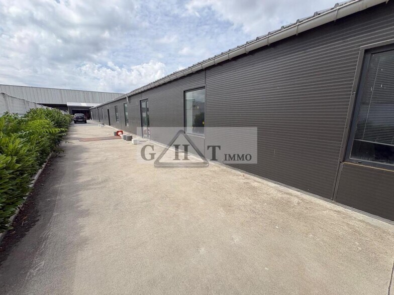 Industrial in Gennevilliers to rent - Building Photo - Image 2 of 13