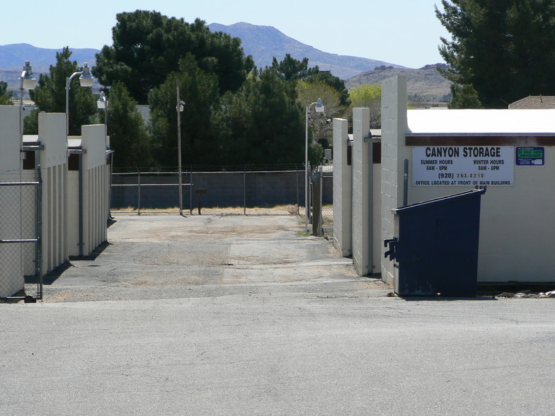 1212 Gordon Dr, Kingman, AZ for sale - Primary Photo - Image 2 of 8