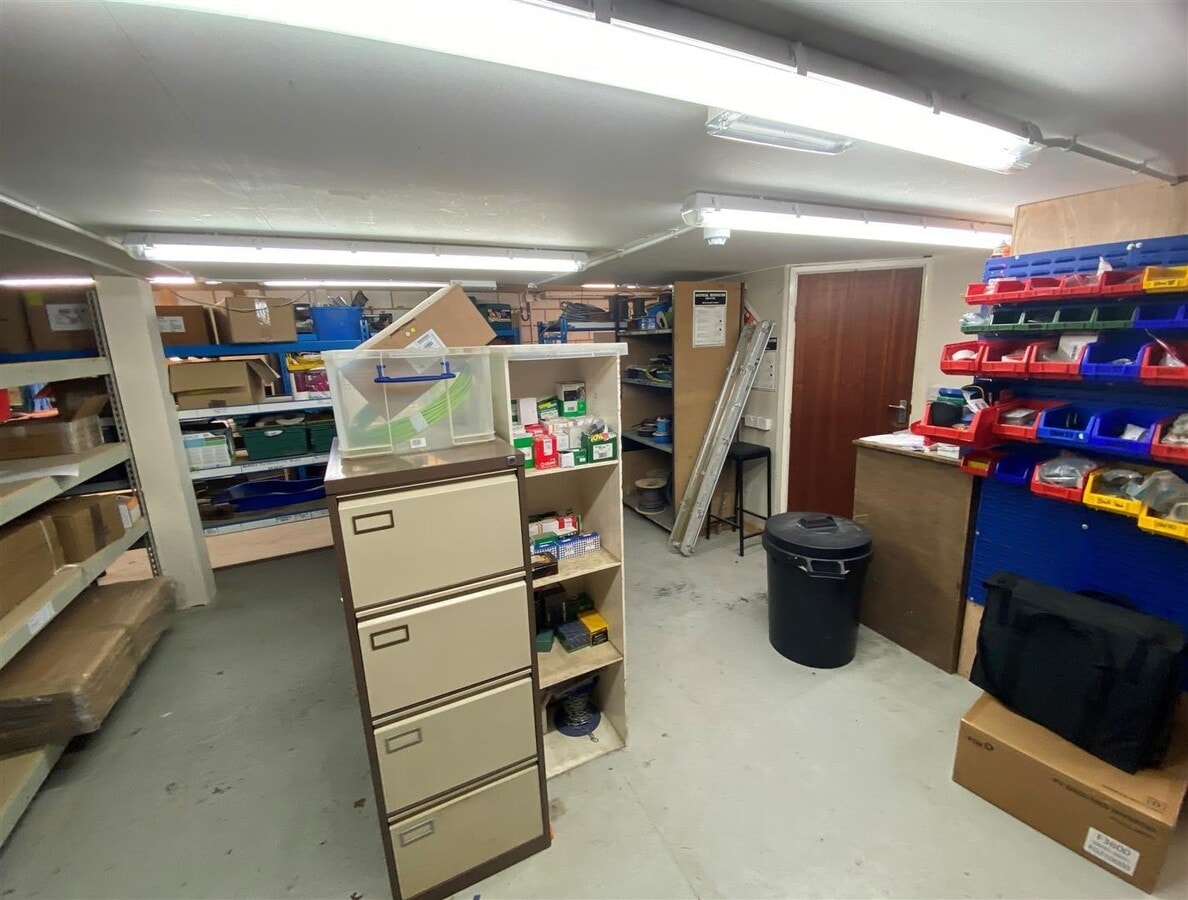 19A-19C Higher Shaftesbury Rd, Blandford Forum, DOR DT11 8ST - Unit 19a - - Interior Photo - Image 1 of 5