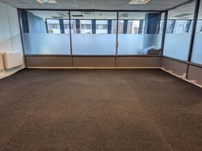 99-101 Commercial Rd, London to rent Interior Photo- Image 1 of 2