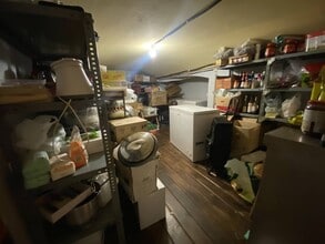 Retail in Barcelona, Barcelona to rent Interior Photo- Image 2 of 6