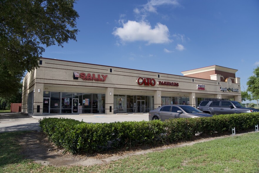 1921 N Main St, Pearland, TX for rent - Building Photo - Image 2 of 4