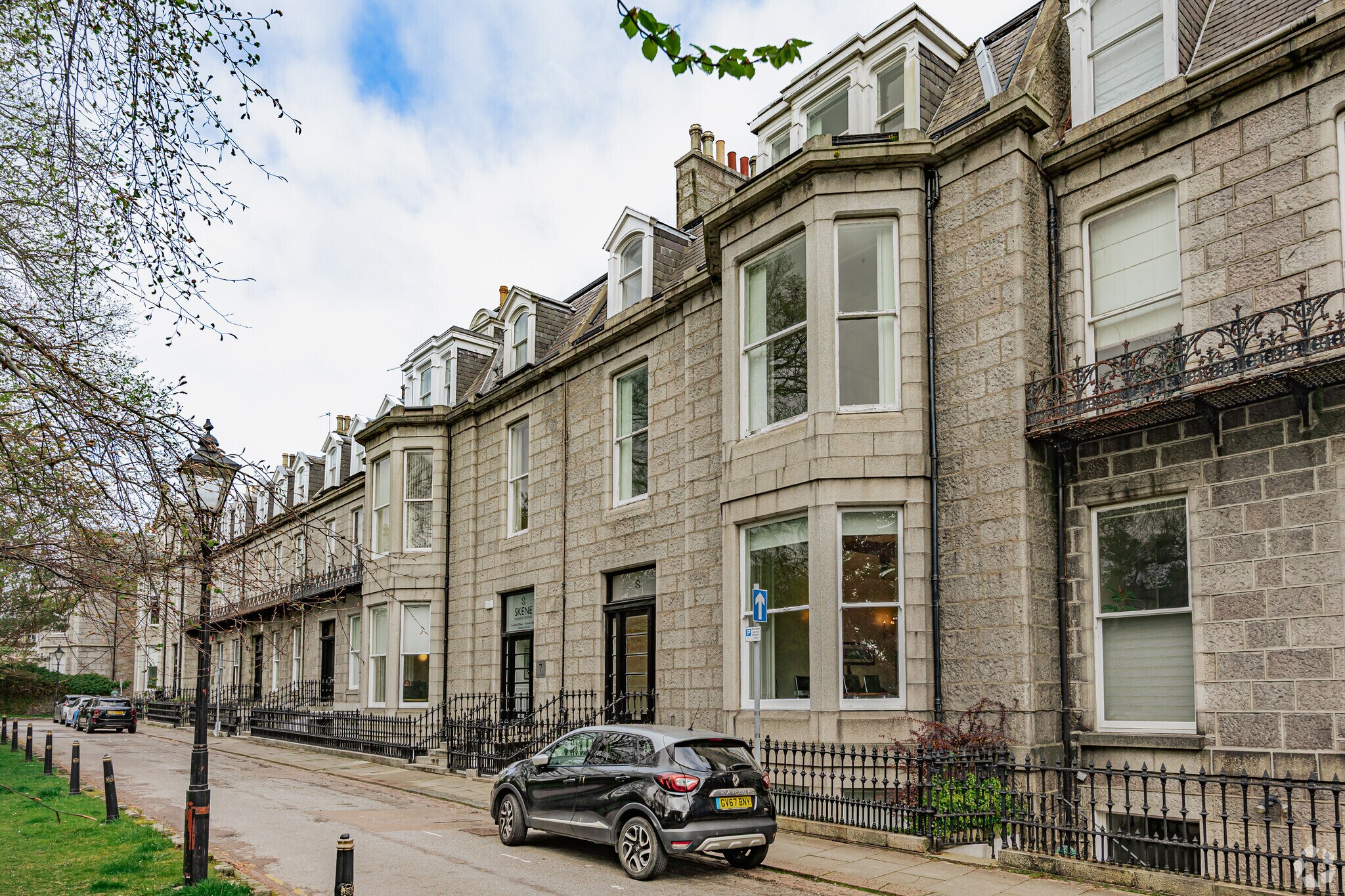 6-7 Queens Gdns, Aberdeen to rent Primary Photo- Image 1 of 3