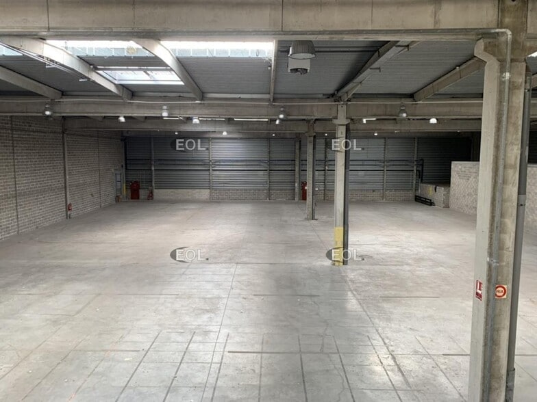Industrial in Sucy-en-Brie to rent - Interior Photo - Image 3 of 7