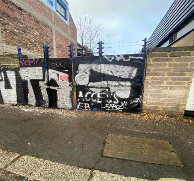 718-720 Seven Sisters Road, London to rent - Building Photo - Image 3 of 4