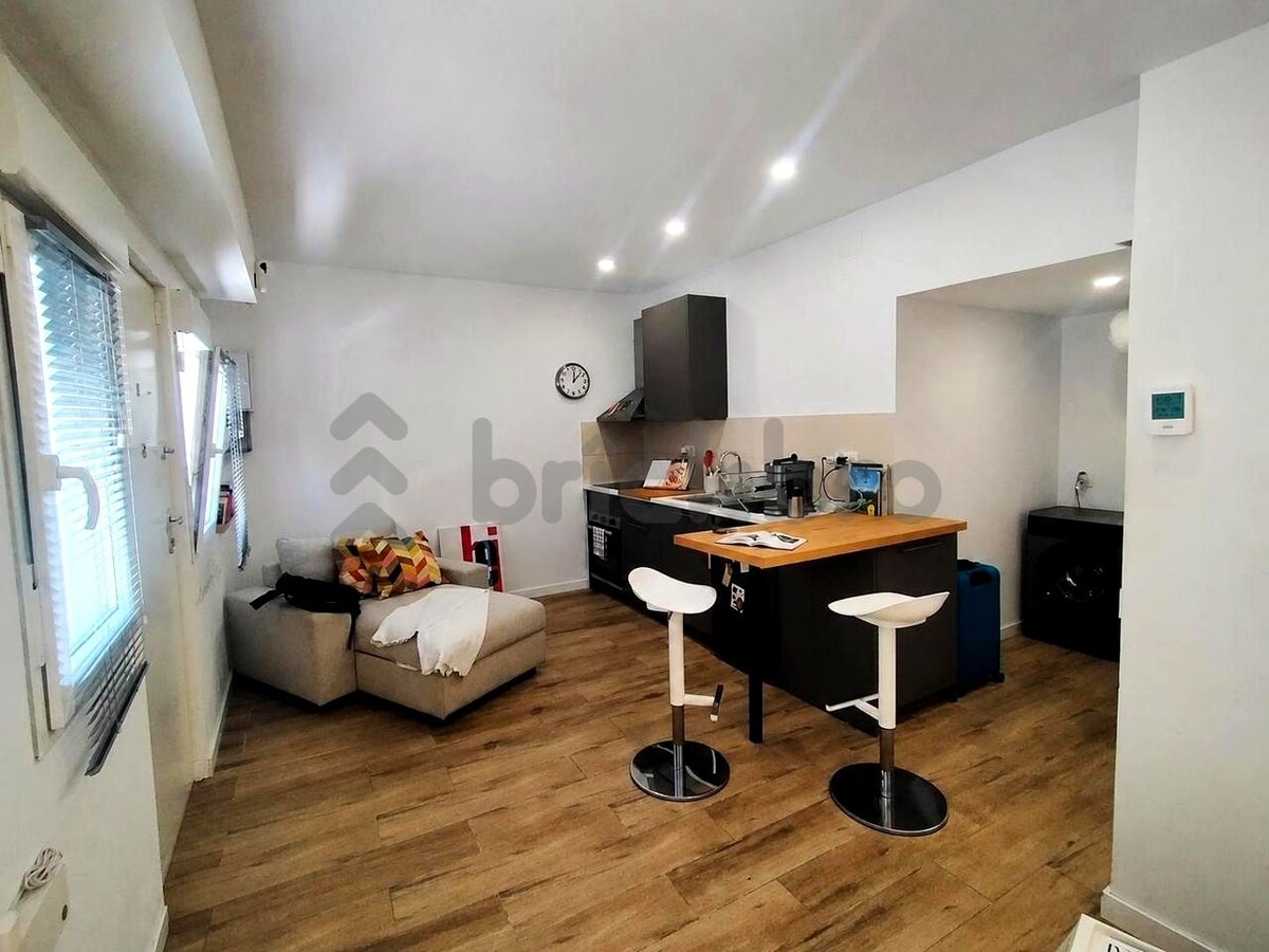 Barcelona, BAR 08024 - Unit L2 - - Interior Photo - Image 1 of 10