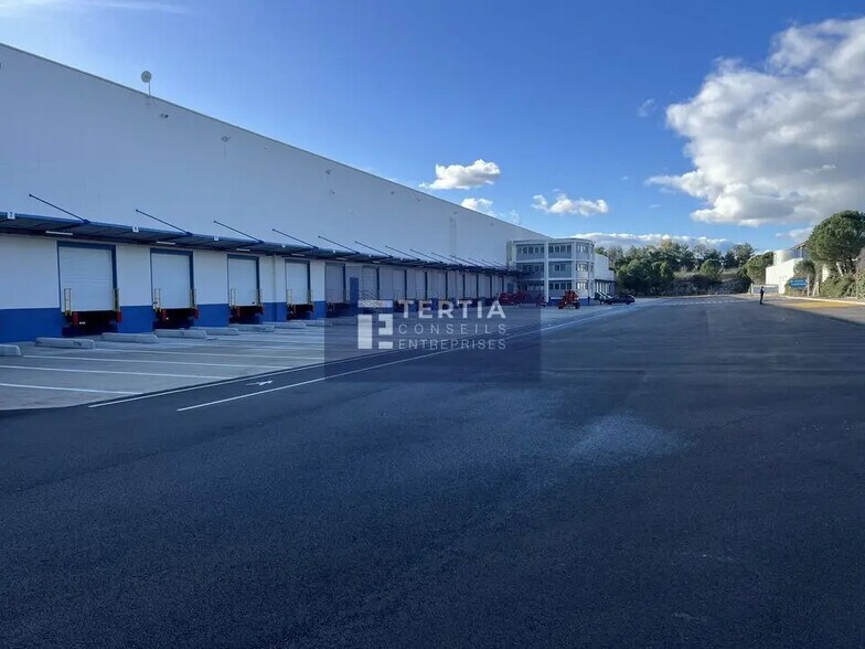 Office in Montpellier to rent - Building Photo - Image 2 of 11