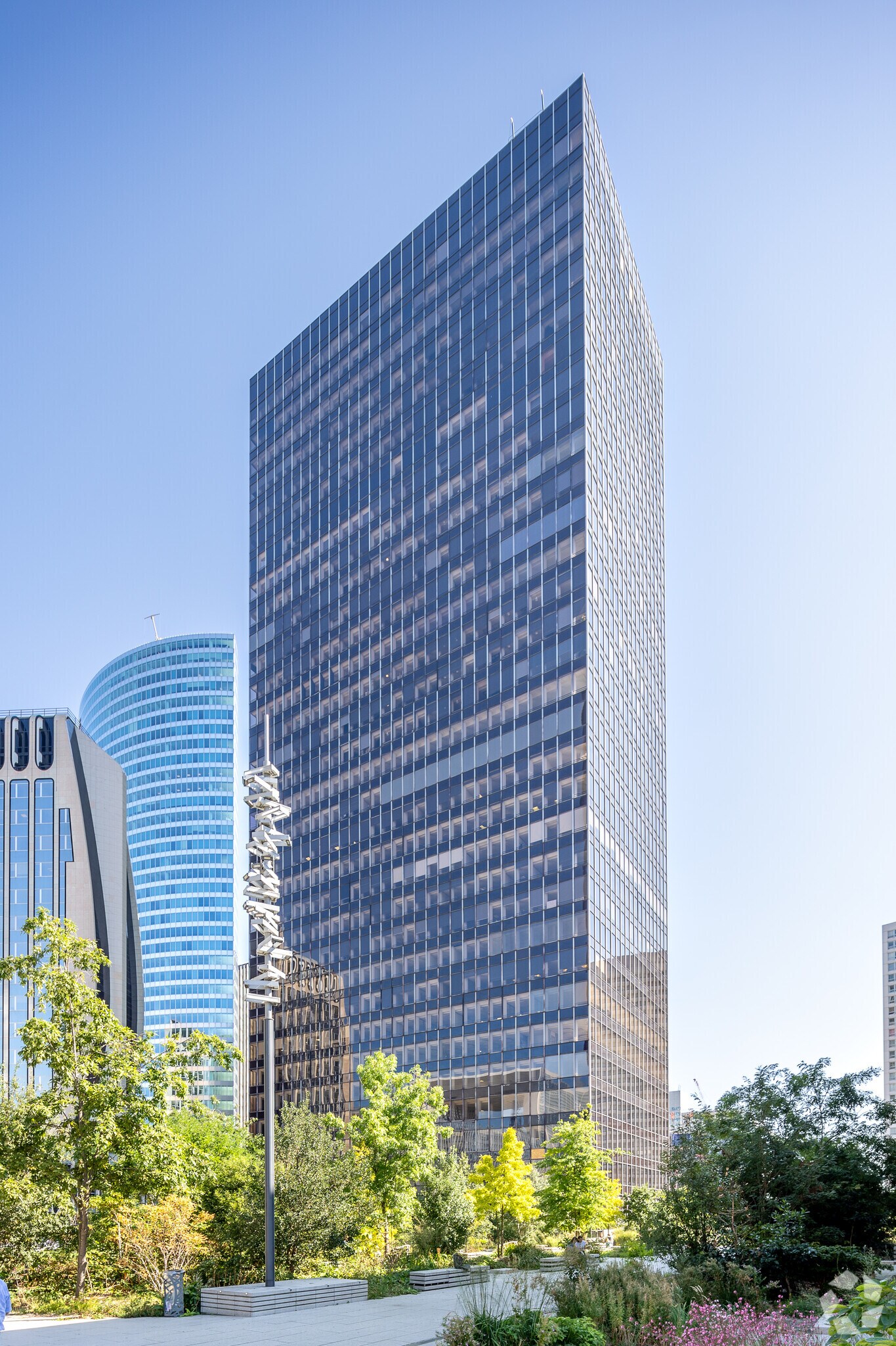 100-101 Terrasse Boieldieu, Puteaux to rent Primary Photo- Image 1 of 10