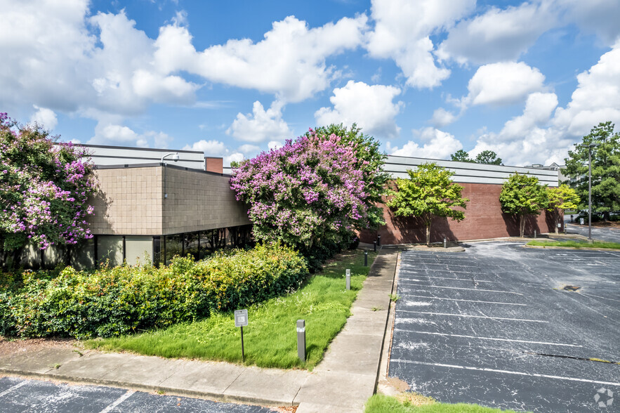 8000 Horizon Center Blvd, Memphis, TN for rent - Building Photo - Image 2 of 26