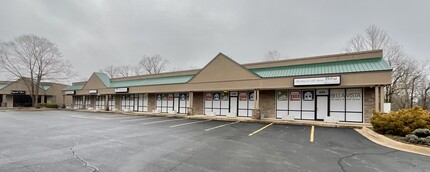 606-652 W Lancashire Blvd, Bella Vista, AR for rent Building Photo- Image 1 of 11