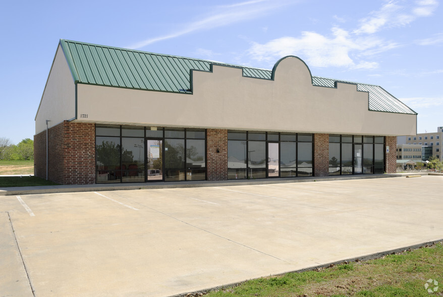 1721 S FM 51, Decatur, TX for sale - Primary Photo - Image 1 of 3