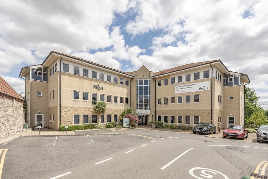 Great Park Rd, Bradley Stoke to rent - Primary Photo - Image 1 of 12