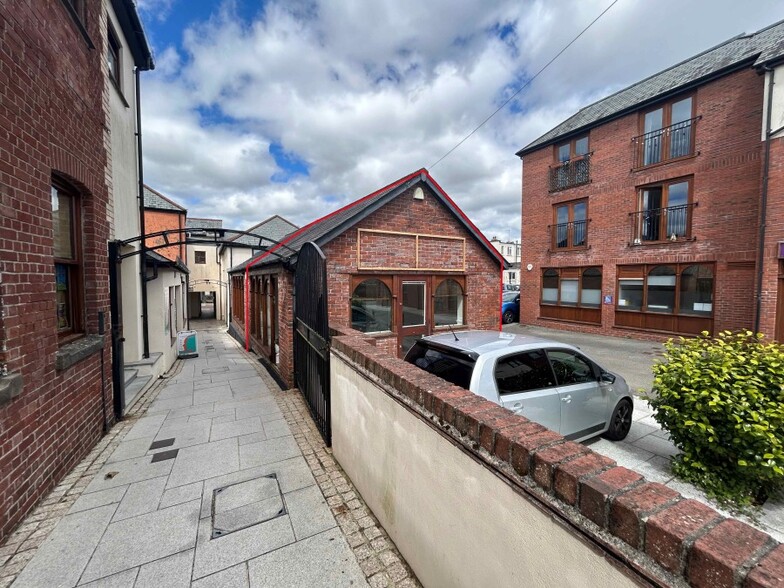 Fore St, Saltash for rent - Primary Photo - Image 1 of 1