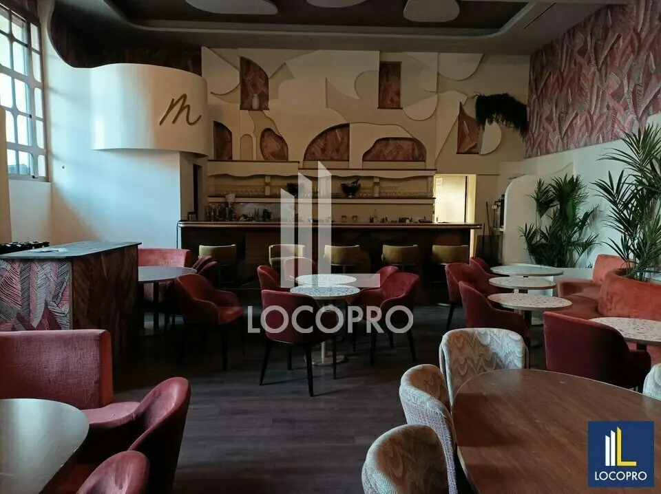 Location Commerce 210 m² - Photo 1
