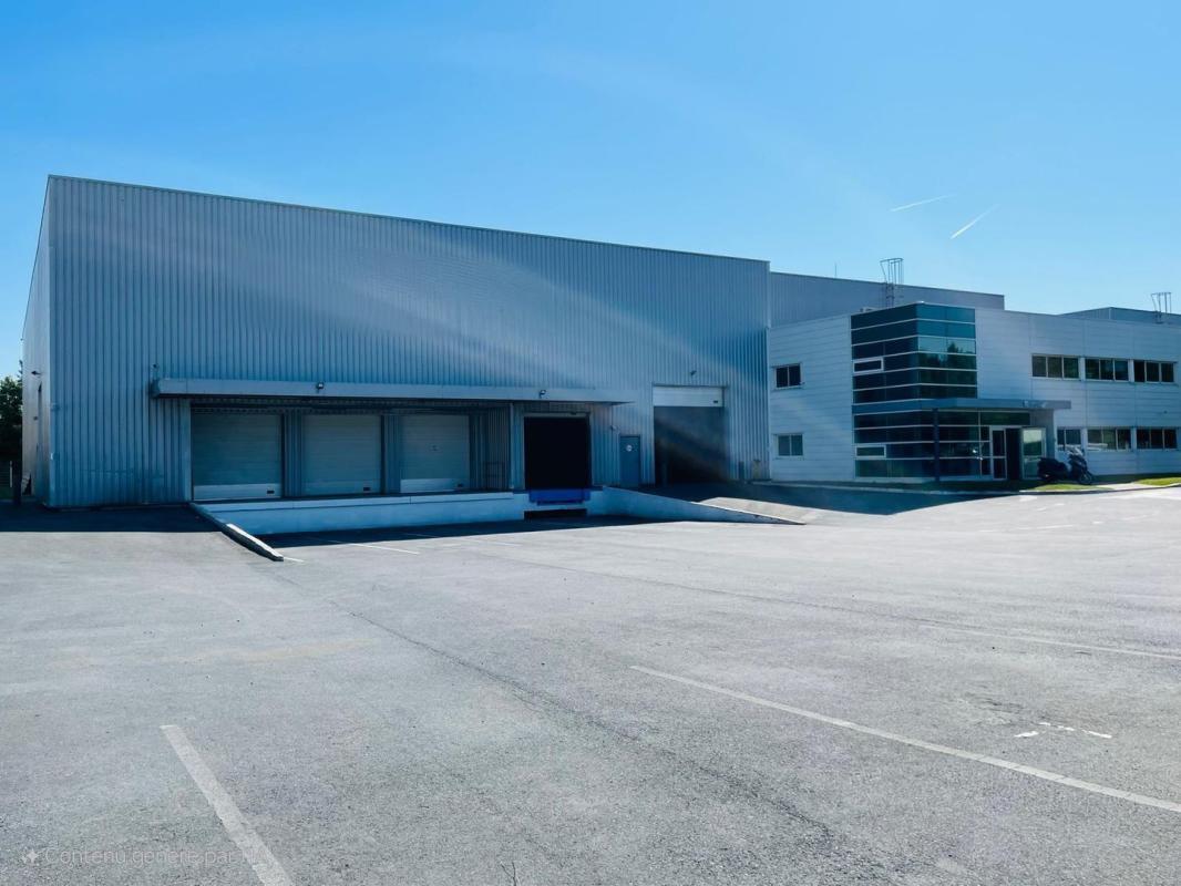 Industrial in Vitry-sur-Seine to rent Building Photo- Image 1 of 7