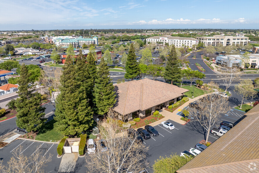 9240 Laguna Springs Dr, Elk Grove, CA for rent - Aerial - Image 2 of 6