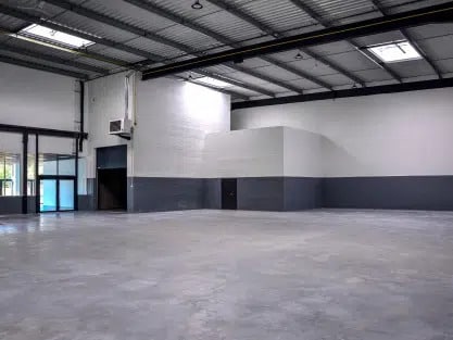 Vente Entrepôt 1 301 m² - Photo 1