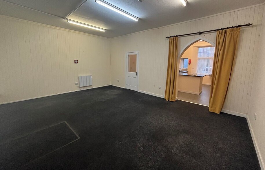 Main St, Killin to rent - Building Photo - Image 2 of 2