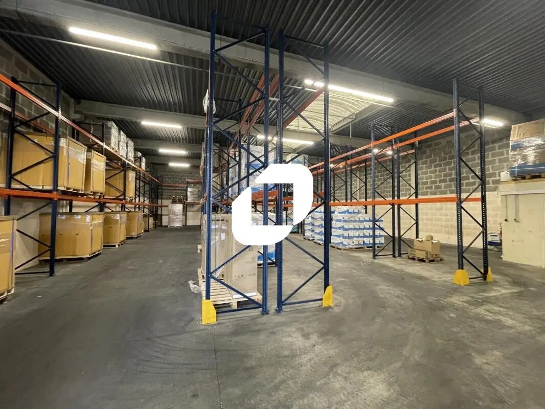Light Industrial in Noisy-le-Grand to rent Interior Photo- Image 1 of 5