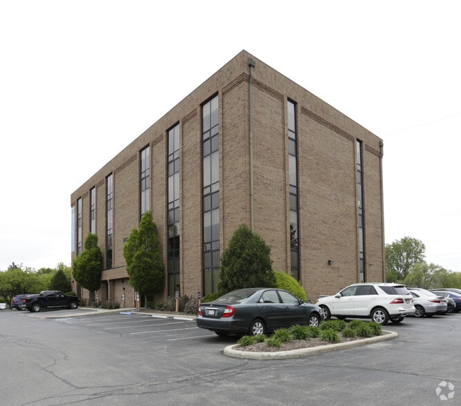 3590 Hobson Rd, Woodridge, IL for rent - Building Photo - Image 2 of 6