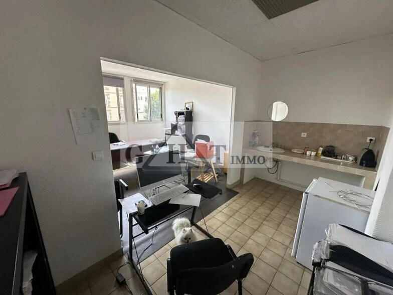 Office in Maisons-Alfort to rent - Interior Photo - Image 1 of 2