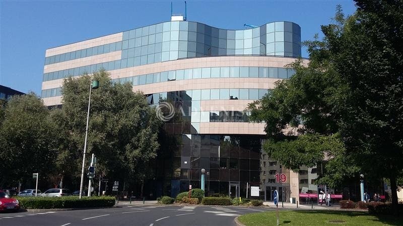 Office in Noisy-le-Grand to rent - Building Photo - Image 1 of 10