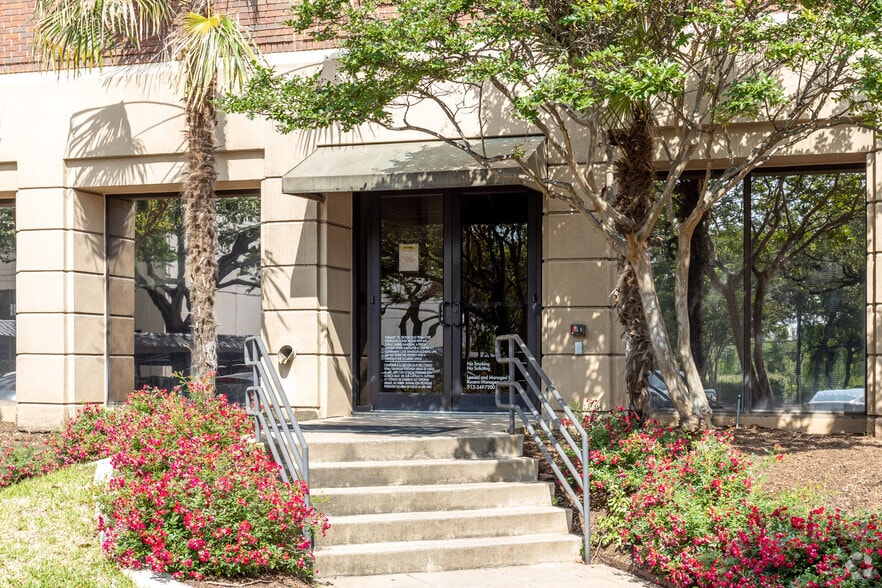 8627 MoPac Expy N, Austin, TX to rent - Building Photo - Image 2 of 5