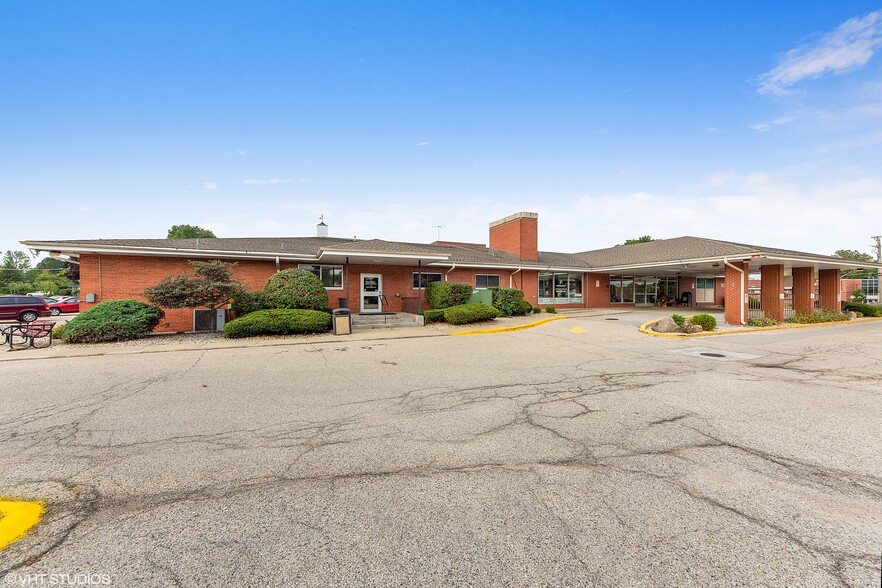 1430 N Arlington Heights Rd, Arlington Heights, IL for rent - Building Photo - Image 2 of 2