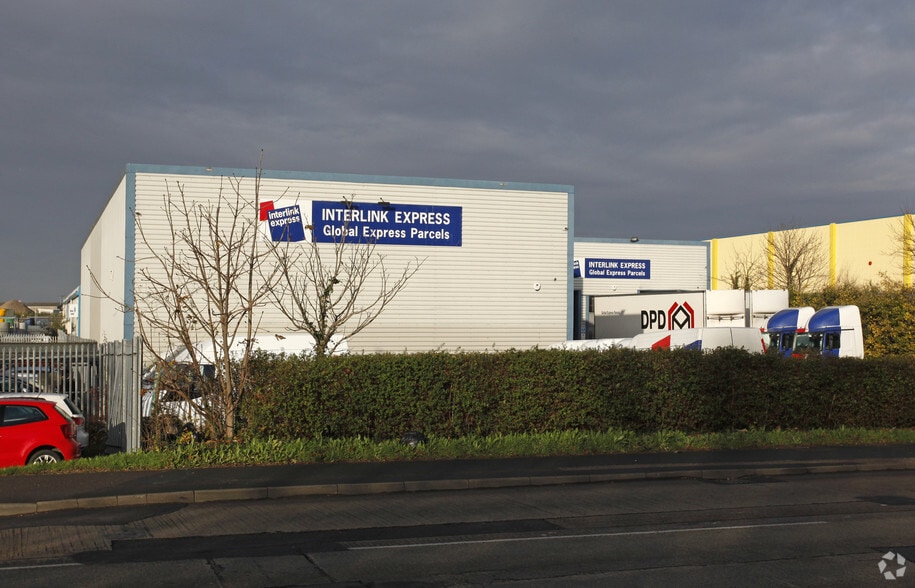 Castle Rd, Sittingbourne to rent - Building Photo - Image 3 of 9