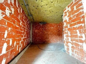 Retail in Madrid, Madrid to rent Interior Photo- Image 2 of 8