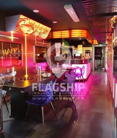 Retail in Paris to rent - Interior Photo - Image 2 of 6