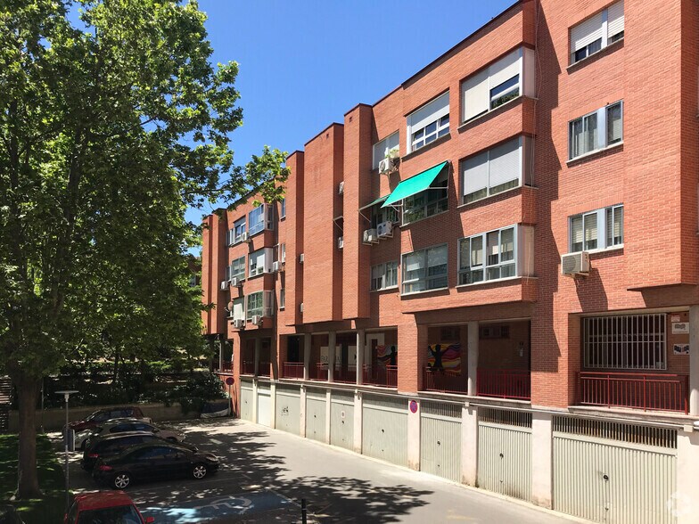 Plaza Clarín, 8, Rivas-Vaciamadrid, Madrid to rent - Building Photo - Image 1 of 5
