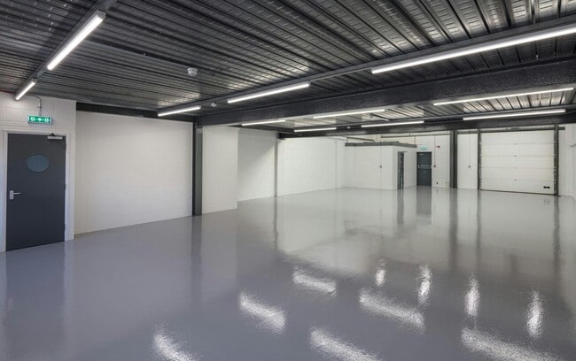 More details for 891-895 Plymouth Rd, Slough - Light Industrial, Industrial to Rent