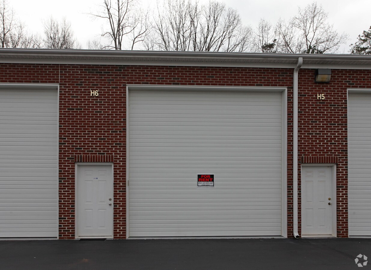 18605 Northline Dr, Cornelius 28031 Hyde Park Storage Suites