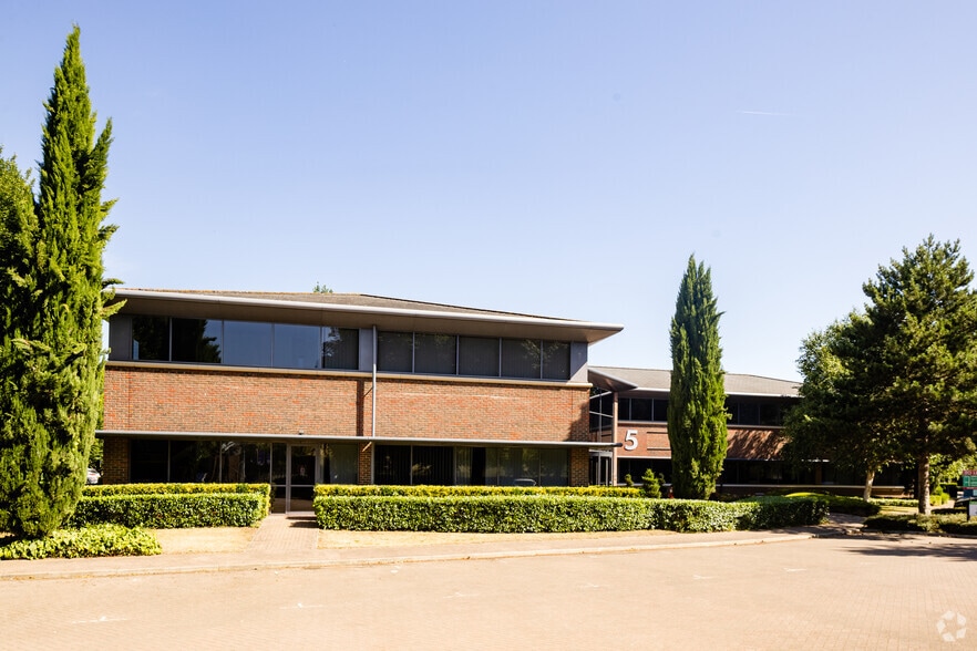 Waltham Rd, Maidenhead to rent - Building Photo - Image 3 of 3