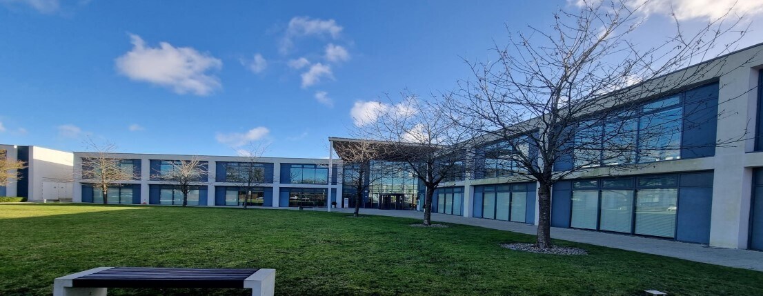 Great Marlings, Luton for sale Primary Photo- Image 1 of 1