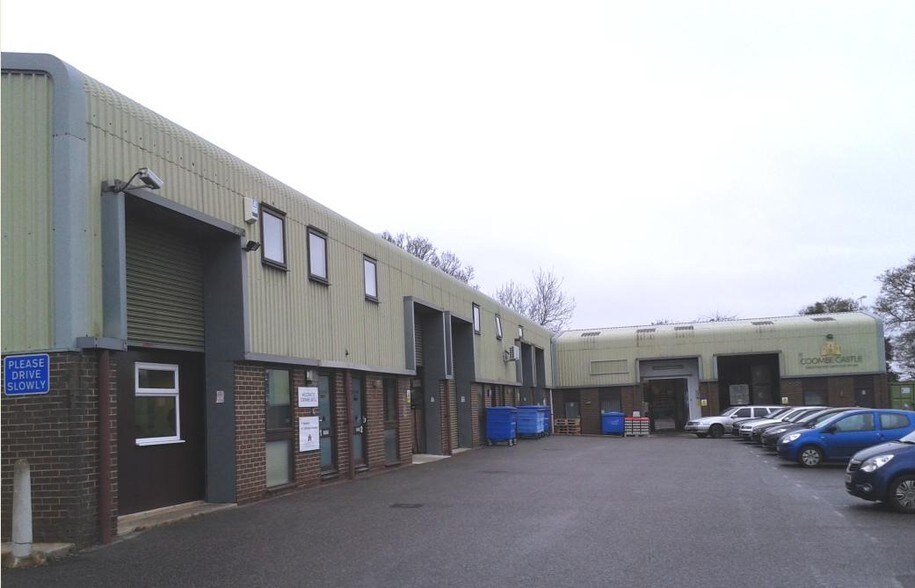 Edinburgh Way, Corsham to rent - Building Photo - Image 2 of 6