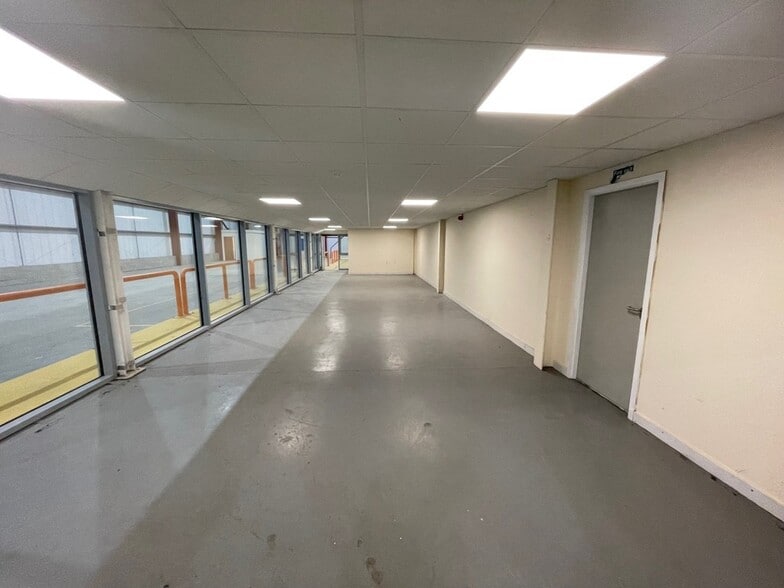 Cann Bridge St, Higher Walton to rent - Interior Photo - Image 2 of 8