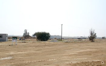 Land - Old 215 Frontage Rd, March Air Reserve Base, CA for sale Primary Photo- Image 1 of 1