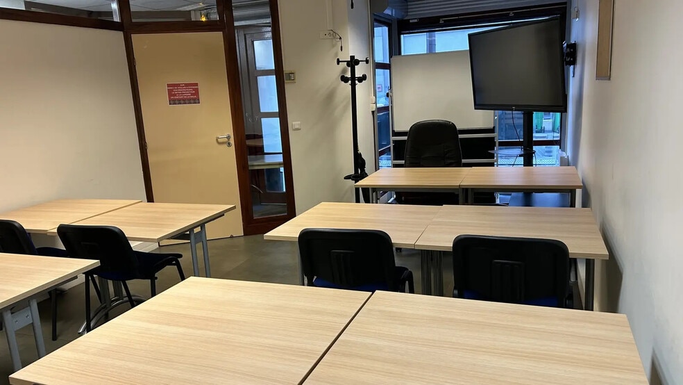 Build-to-Rent in Paris for sale - Interior Photo - Image 3 of 7